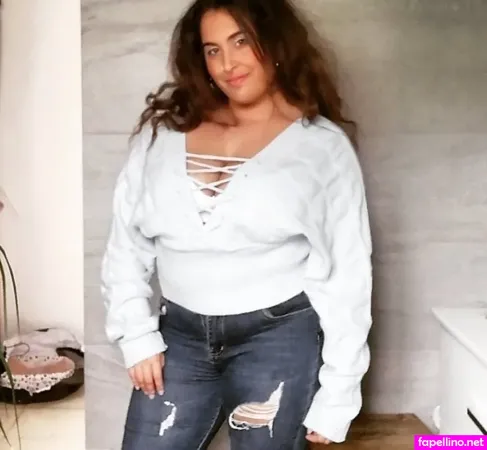 Elviabombon OnlyFans Thumbnail #YkbsXiT8dP