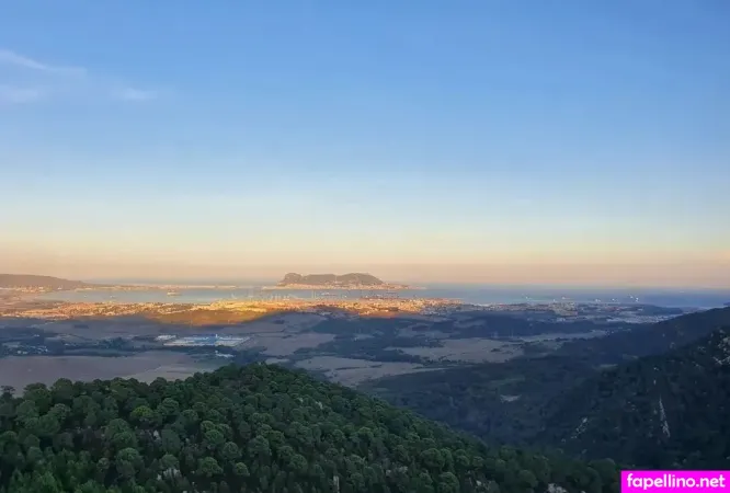 Elviabombon OnlyFans Thumbnail #ZqRkla8QDR