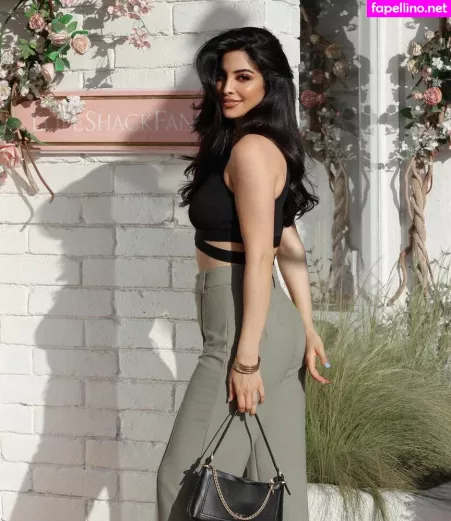 Elwa Saleh OnlyFans Thumbnail #7Ow6b4a30S