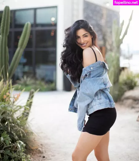 Elwa Saleh OnlyFans Thumbnail #LzxLtwQYeV