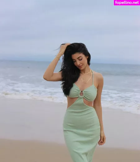 Elwa Saleh OnlyFans Thumbnail #YMsdjm4I3M