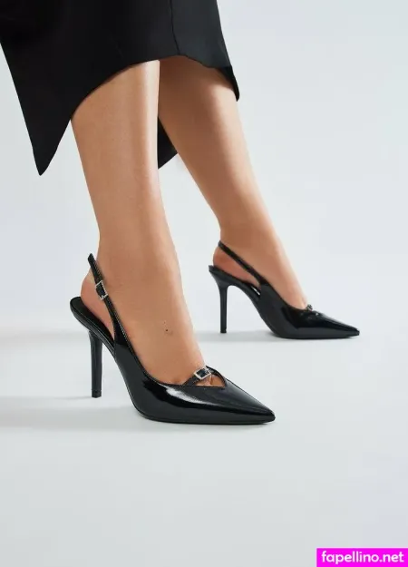 Elyna Black Main Profile Photo