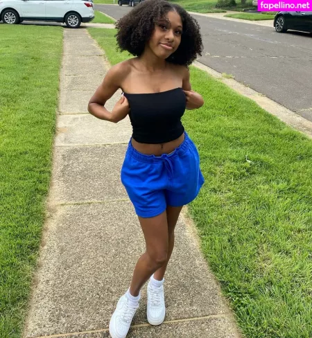 Elyse Rey OnlyFans Thumbnail #0c3Pqiaxv4