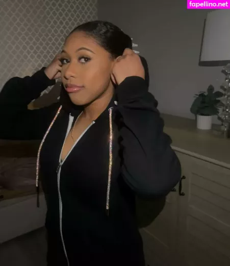 Elyse Rey OnlyFans Thumbnail #9CxphHpxEI