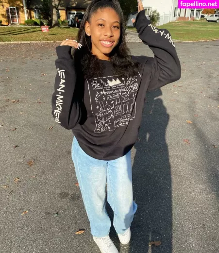 Elyse Rey OnlyFans Thumbnail #HQZmyDfMa5