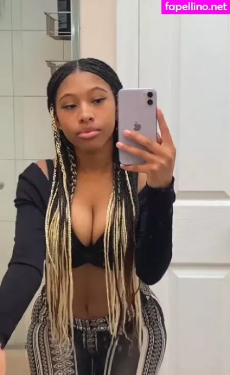 Elyse Rey OnlyFans Thumbnail #O3DlKl3zcp