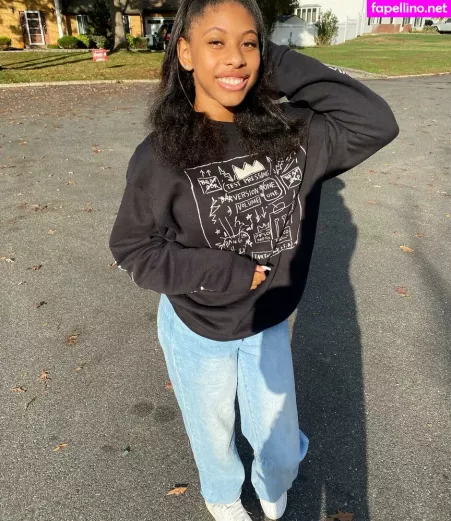 Elyse Rey OnlyFans Thumbnail #jH2KUZJnZw