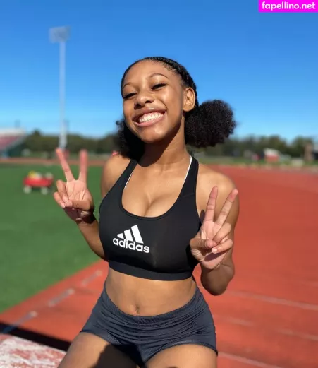 Elyse Rey OnlyFans Thumbnail #uafwLdDXUb