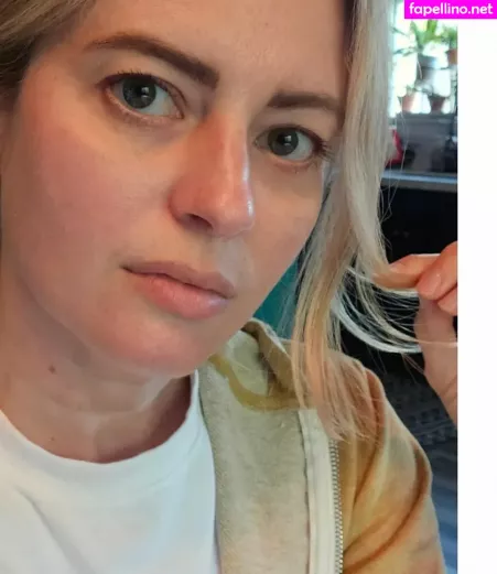 Elyse Willems OnlyFans Thumbnail #1c9b9wcPa1