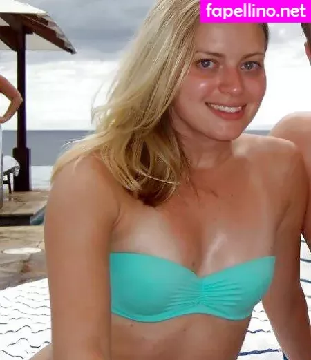 Elyse Willems OnlyFans Thumbnail #9MkY4fEwP9