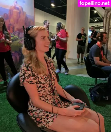 Elyse Willems OnlyFans Thumbnail #BUtnqxgcTK