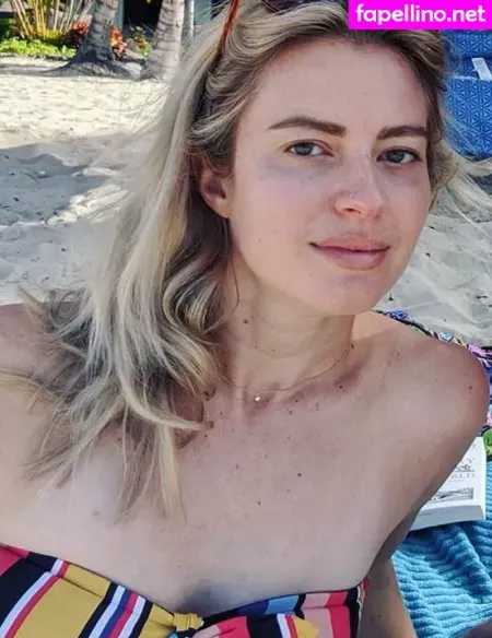 Elyse Willems OnlyFans Thumbnail #kqyjb4Rogm