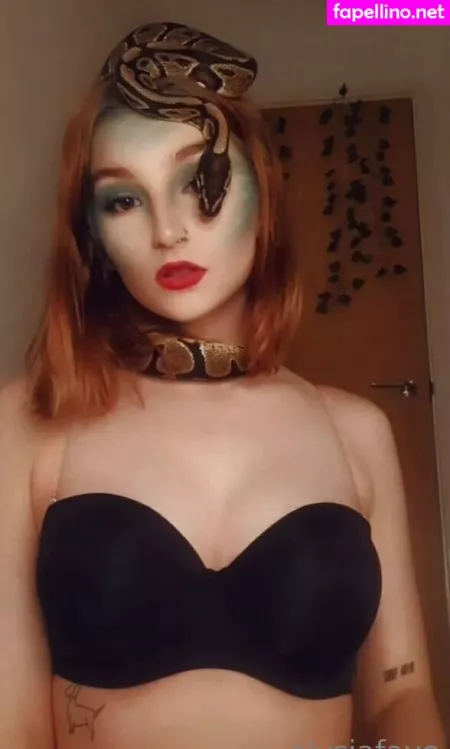Elysiafayex OnlyFans Thumbnail #Q2Er2MFMj1