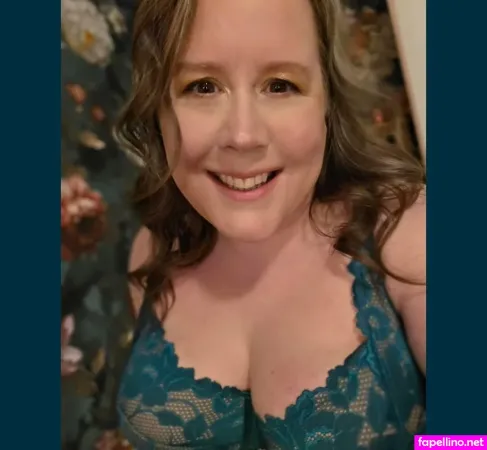 Em In Lingerie OnlyFans Thumbnail #3AAr2gm5GF