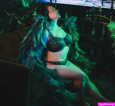 Em In Lingerie OnlyFans Thumbnail #FF7NN163yx