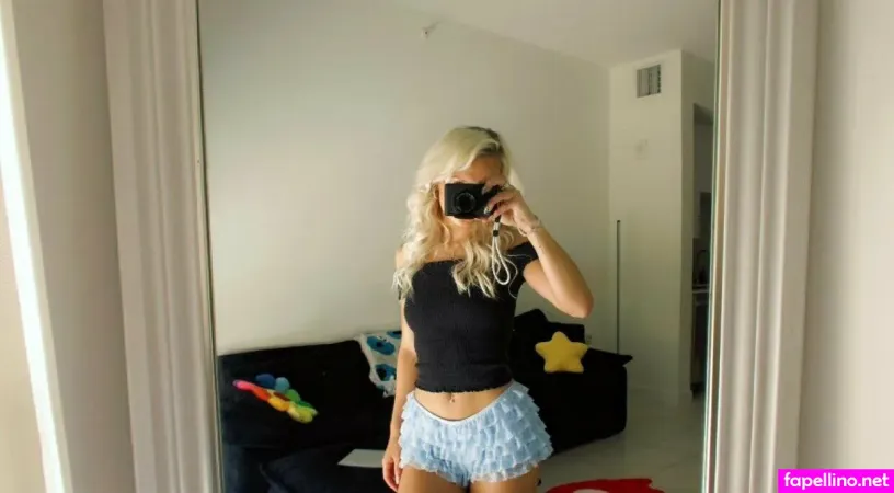 Em Marie3 OnlyFans Thumbnail #zqn9rO4UF0