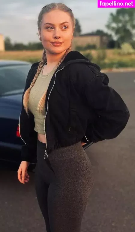 Emaazing OnlyFans Thumbnail #BylwXhR79z