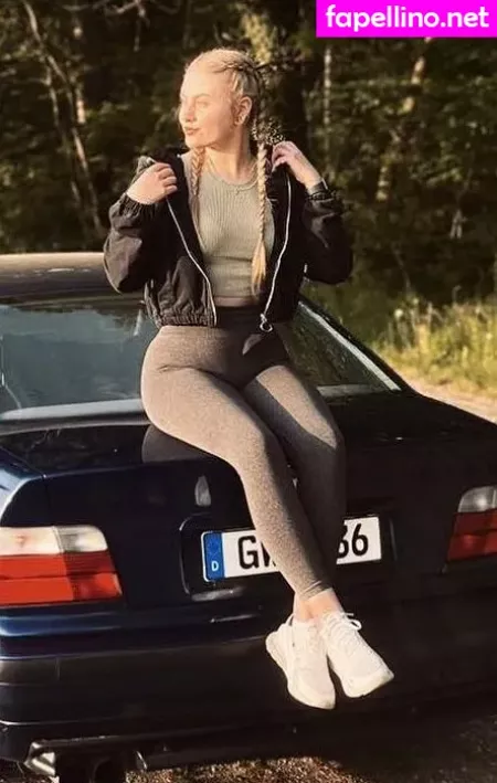 Emaazing OnlyFans Thumbnail #CyhVrfdK53