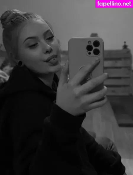 Emaazing OnlyFans Thumbnail #TfozWYjqGs