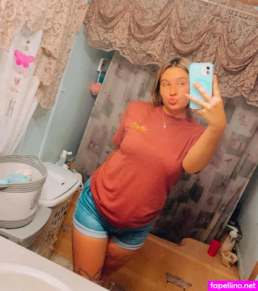 Emahlie, covell.emahlie, xoxoecc01 Nude Leaked OnlyFans Photo #9eLUbuUU5p