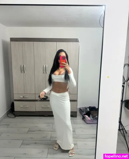 Emalavie OnlyFans Thumbnail #2lSEylgOgi