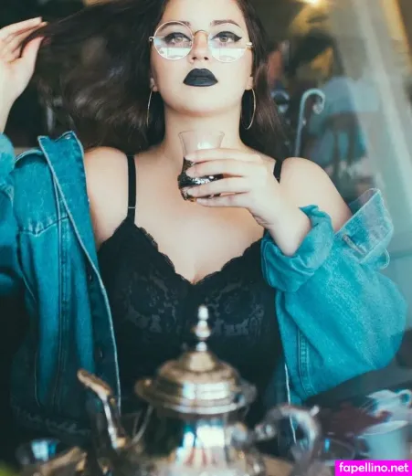 Emalia Genie Safia OnlyFans Thumbnail #y6pp0KkZbp