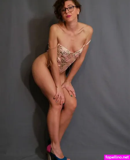 Emaloveartist OnlyFans Thumbnail #roIhCKLWHY