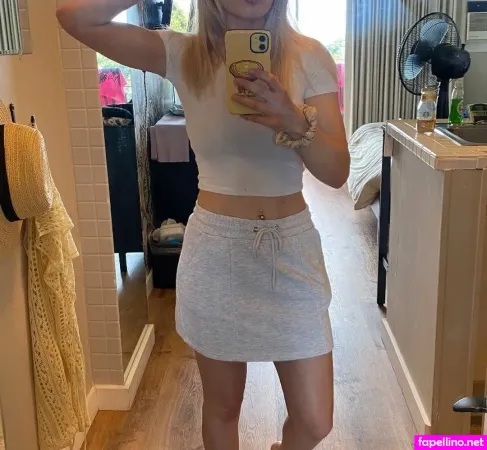 Emarald Moonnn OnlyFans Thumbnail #s9N2EgrduN