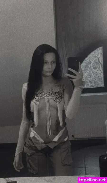 Ember Ems OnlyFans Thumbnail #Iw9IS5GzYd