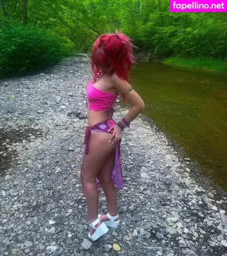 Ember Vail OnlyFans Thumbnail #f3rX9GNEV3