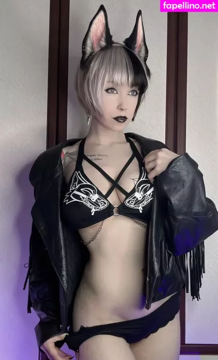 Ember Wolf 1 OnlyFans Thumbnail #EThsiHvArq