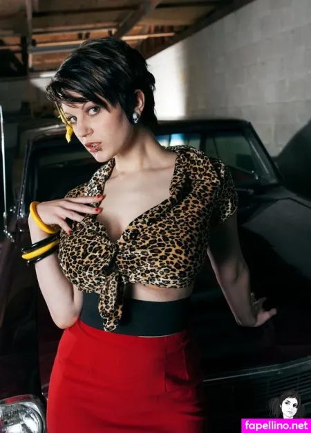 Ember OnlyFans Thumbnail #HxOokNbOhQ