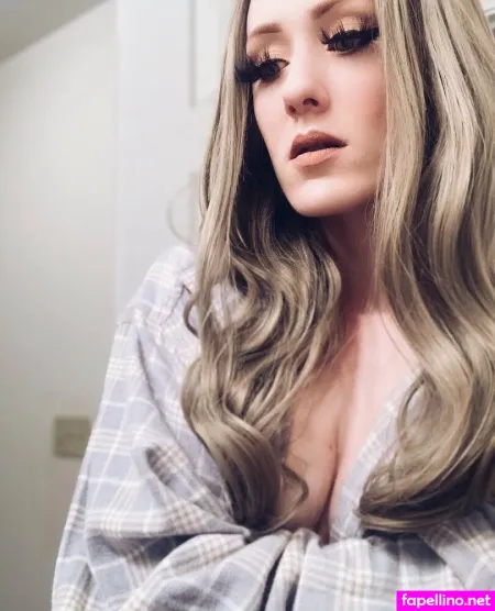 Emberamor OnlyFans Thumbnail #QG70ssIQ6g