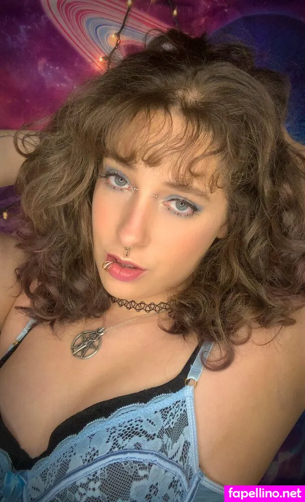 emberann420 Nude Leaked OnlyFans Photo #5oVfCeLUhW