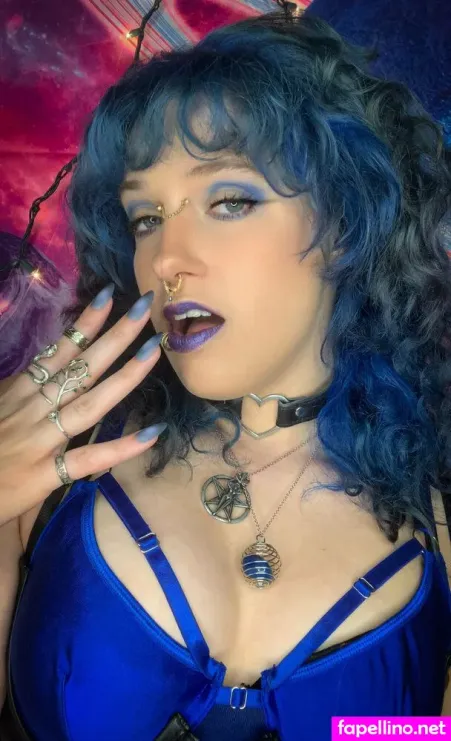 Emberann420 OnlyFans Thumbnail #9SQIQ1fpld