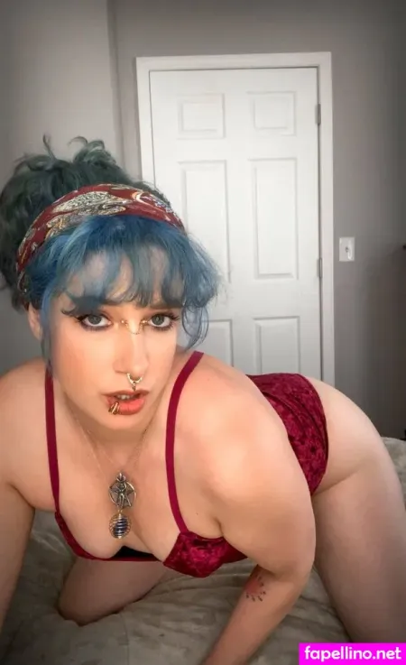 Emberann420 OnlyFans Thumbnail #fQRTjm0qsS