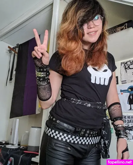 Emberflux OnlyFans Thumbnail #K9vMByf9QW