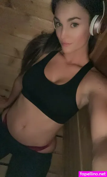 Emberlynnefans OnlyFans Thumbnail #qWSIWJJrXo