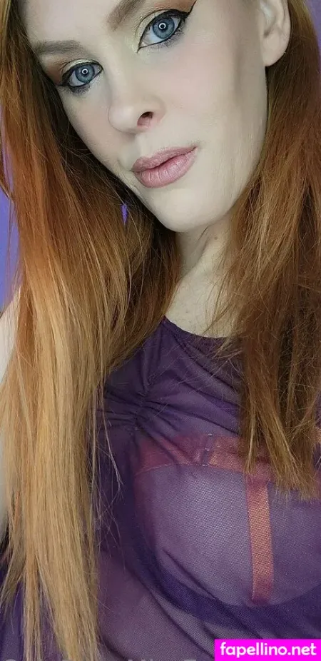 Emberskyefree OnlyFans Thumbnail #sRXbm9cXNC