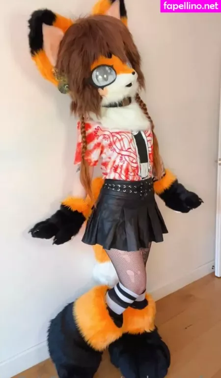 Emberstarfur OnlyFans Thumbnail #lQbGFkfFM1