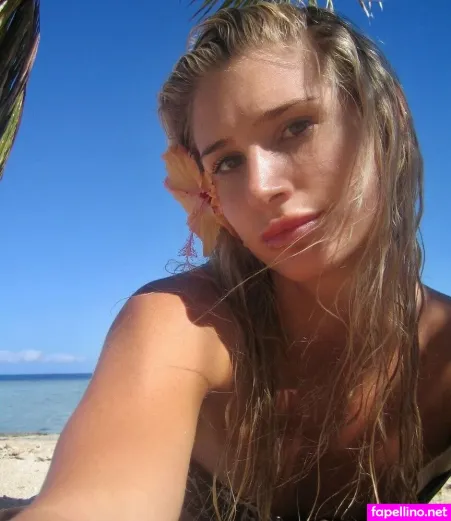 Emelia Surch OnlyFans Thumbnail #XQQeCbkAKs