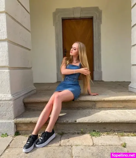 Emelie Amber OnlyFans Thumbnail #YbUEKVeN6c