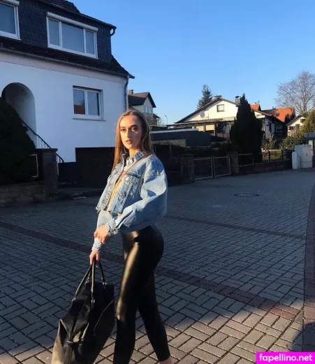 Emelie Amber OnlyFans Thumbnail #ZKV13bLhtx