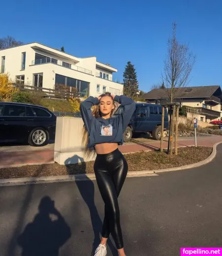 Emelie Amber OnlyFans Thumbnail #vZnpiM2upN