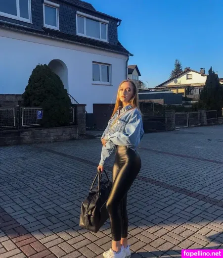 Emelie Amber OnlyFans Thumbnail #wCX80p3vrq