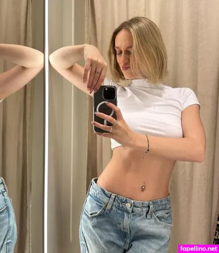 Emelie Rosalie OnlyFans Thumbnail #n6V99HjUbJ