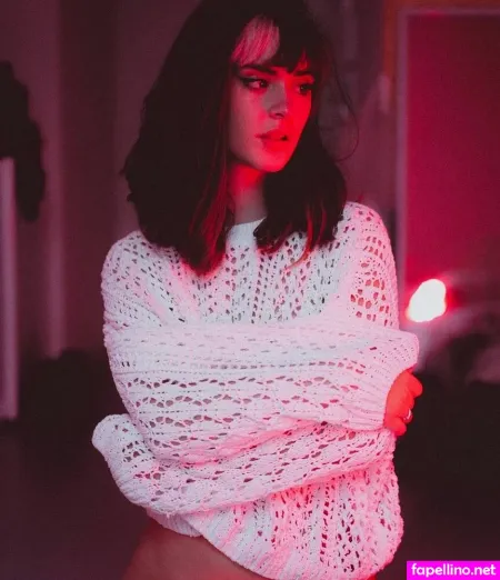 Emeline Faure OnlyFans Thumbnail #9N2W8LGSvd