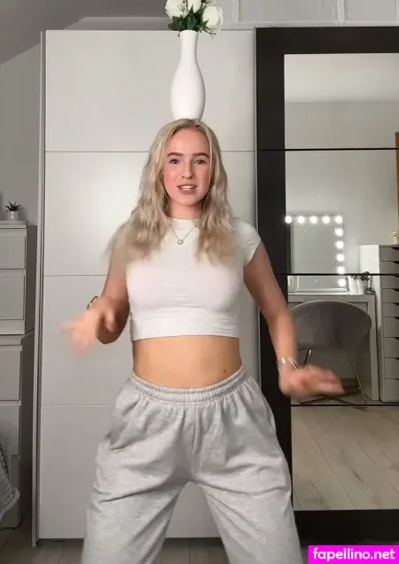 Emely Winkler OnlyFans Thumbnail #YsdXVxch4y