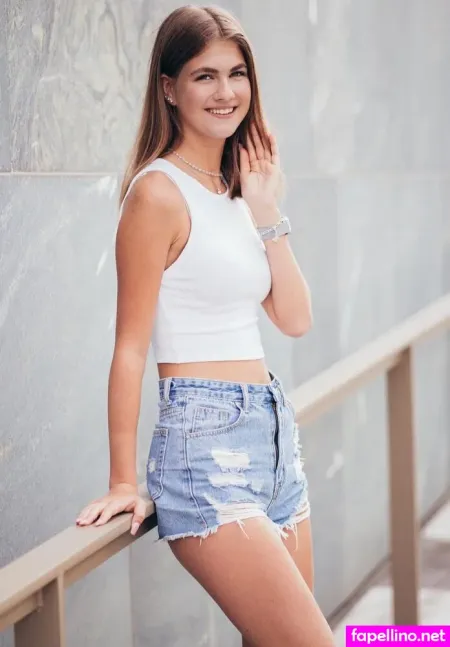 Emelybasics OnlyFans Thumbnail #mDPl3SnlGV