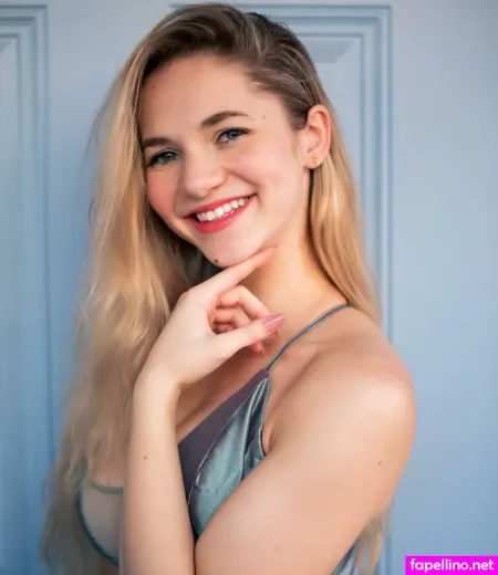 Emerald Gordon Wulf OnlyFans Thumbnail #KBynfavF10